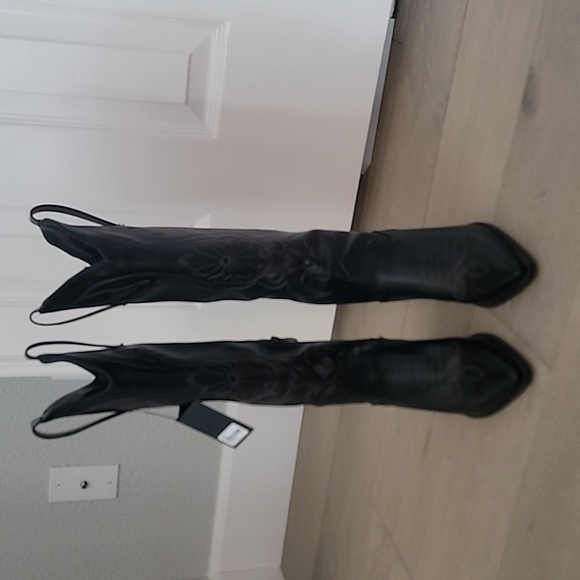 Steve Madden Black Heeled Boots - Picture 2 of 8